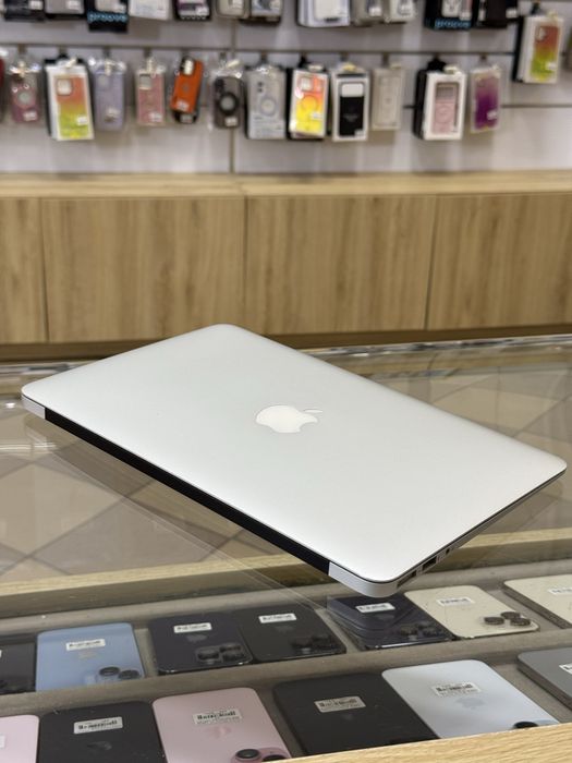 MacBook Air 11 2015 i5 4/128Gb