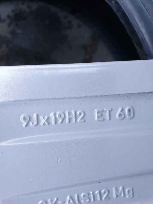 Felgi aluminiowe Vw 19" 5x130 9j et60 Audi Porsche itp.