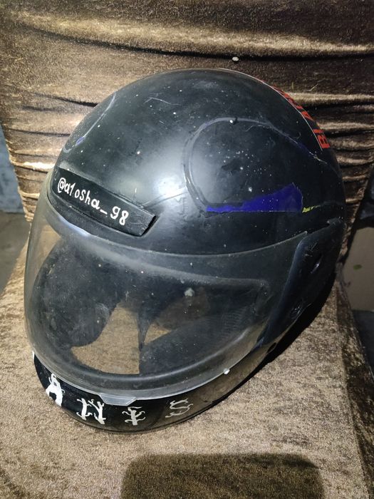 Мотошлем в гарному стані