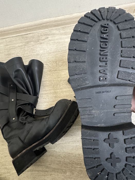Balenciaga venom boots