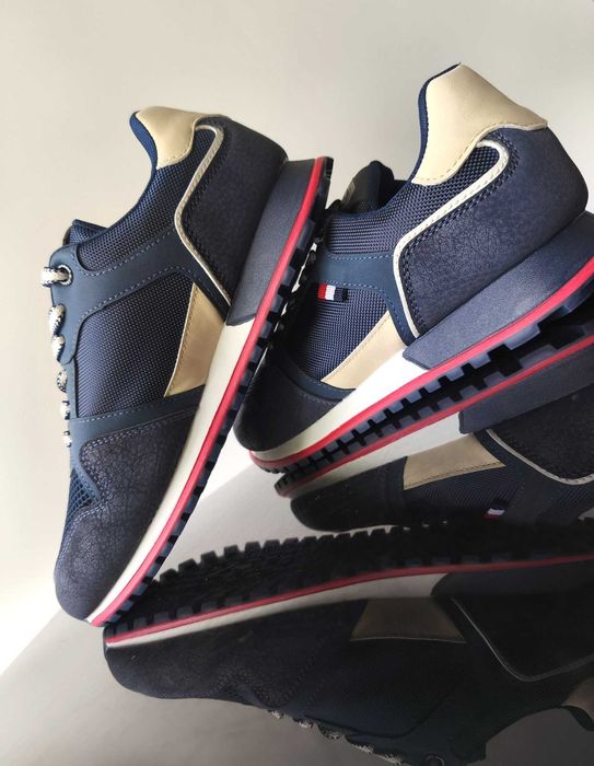 Stylowe granatowe buty sportowe nowe lekkie wygodne 41