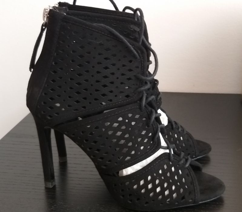 Botins Zara e Pull&Bear