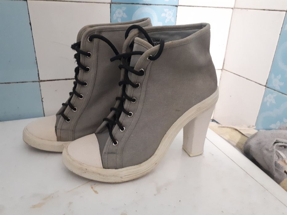 Кеди на каблуках