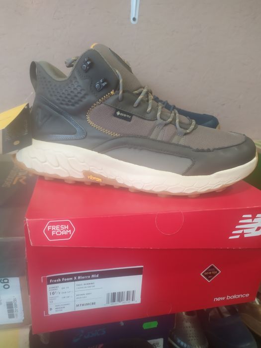 New Balance fresh foam X Hiero Mid gore-tex.