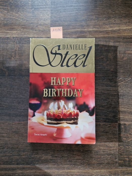 A1370. "Happy Brithday" Danielle Steel
