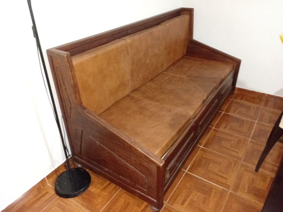 Vendo Sofa de madeira maçica