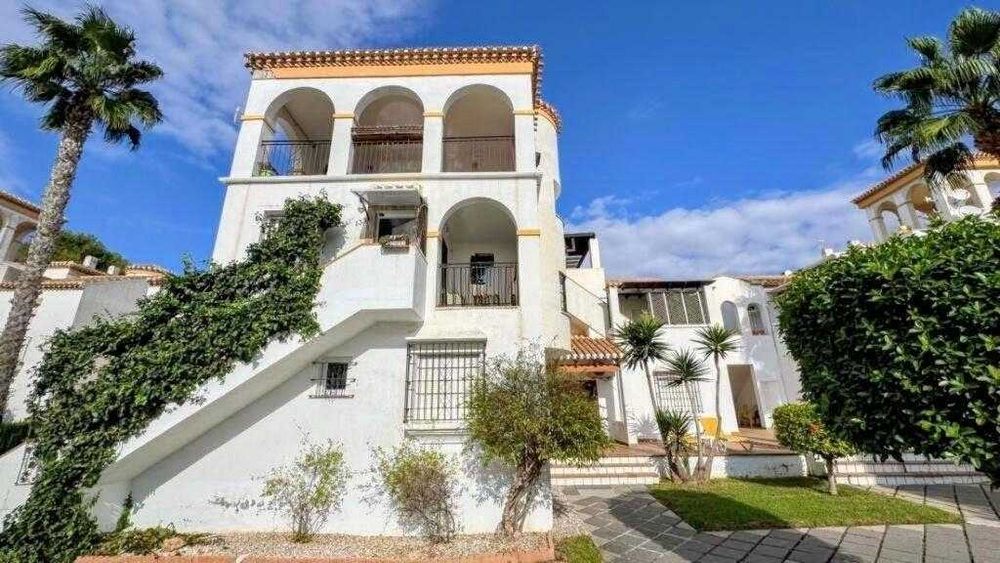 Apartament dwupoziomowy z tarasami i widokiem na morze | Hiszpania