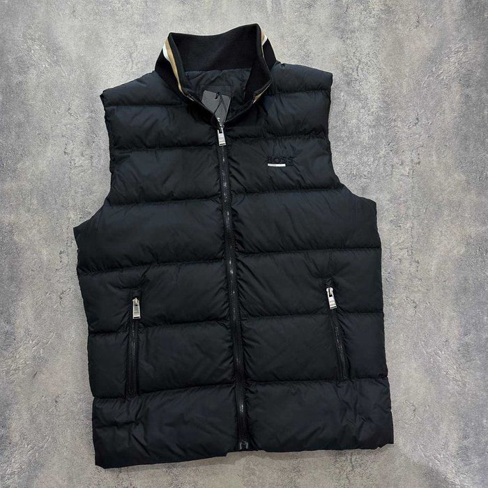 Чорна чоловіча зимова жилетка HUGO BOSS