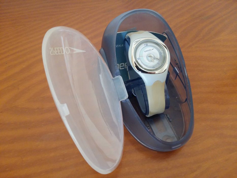 Relógio Speedo - À prova de Água