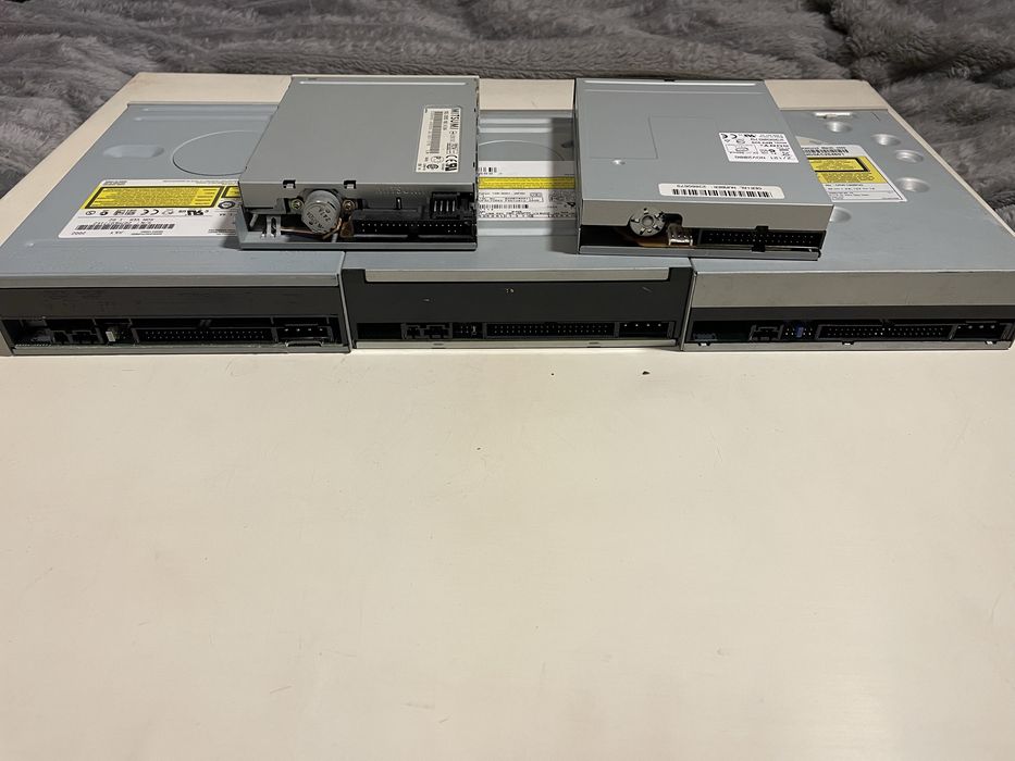 Оптичні приводи та шлейфи