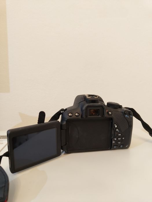 Canon 700D com 3 objetivas e acessórios