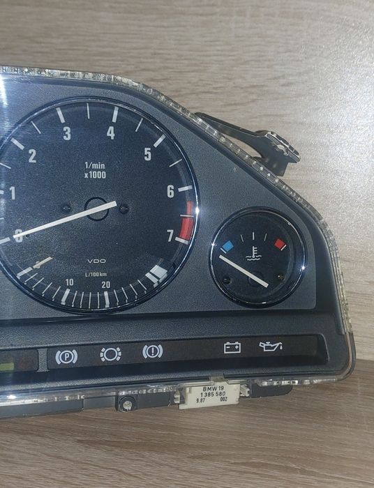 Приладова панель BMW e30 рестова