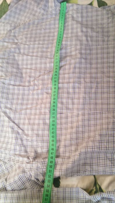 Продам гарну рубашку для школяра.