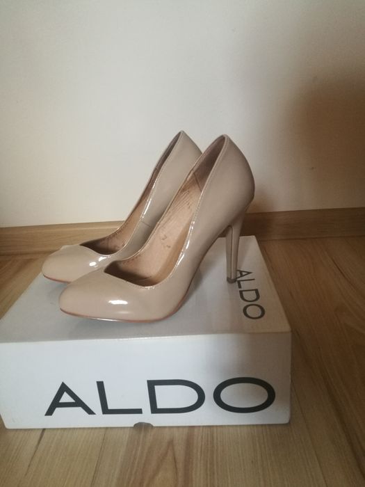 Lakierowane czółenka Aldo, kolor nude, rozm. 37