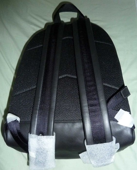 Mochila nova em pele COACH - SALDO