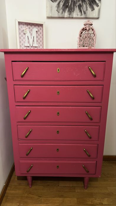 Móvel antigo - madeira maciça em bom estado.