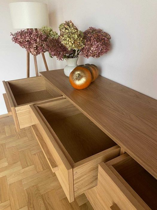 Komoda 170cm x 80cm dębowa z szufladami - zawiasy Blum