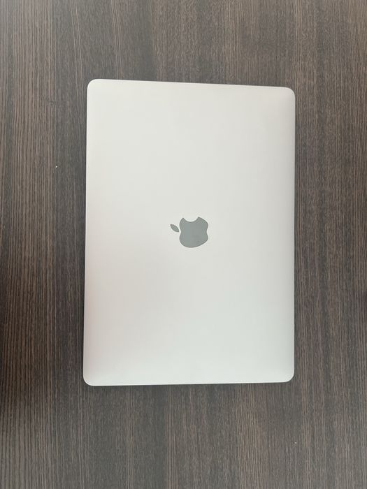 MacBook Air M1 2020 - 16 GB RAM | 256 GB SSD - como novo