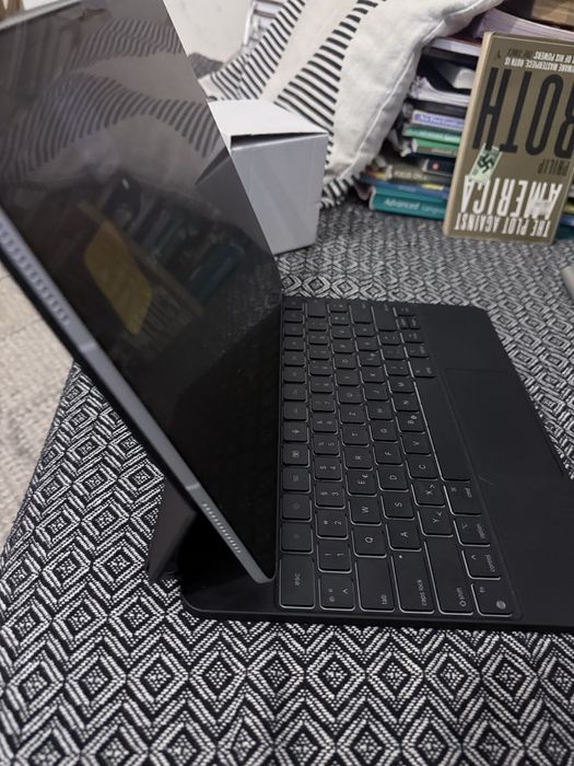 Etui z klawiaturą do ipad pro 13 m4