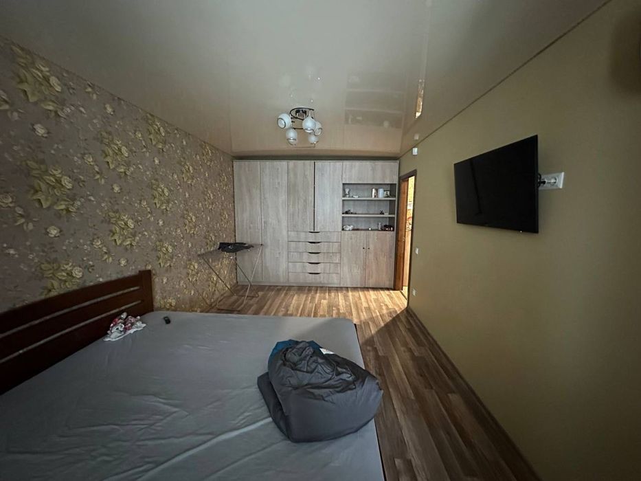 Здам 2-х кімнатну квартиру в довгострокову оренду.