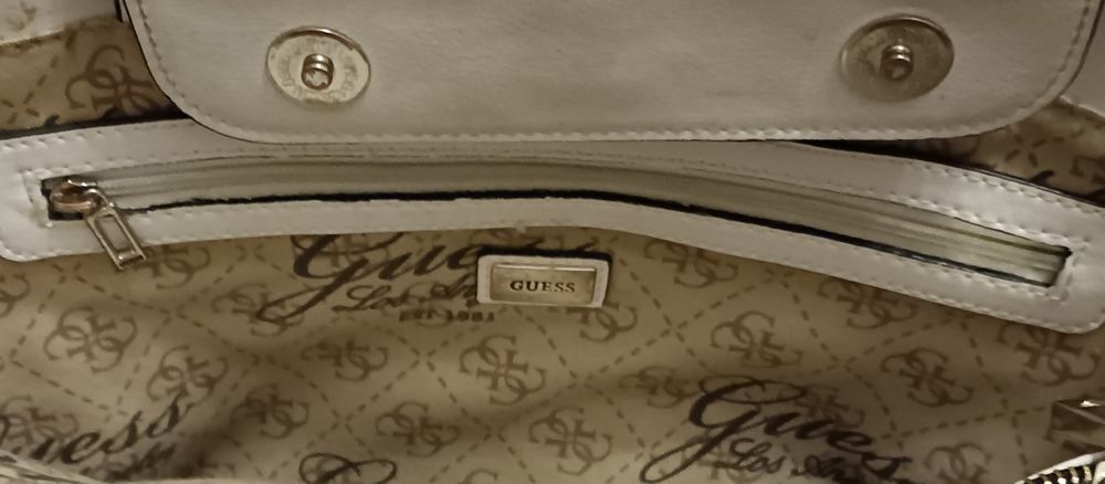 Torebka damska pikowana Guess Biała/30x26x12cm