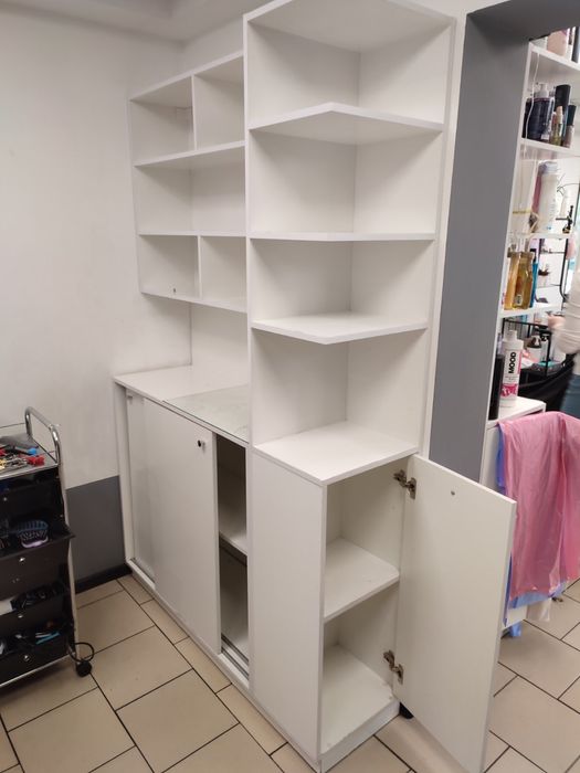 Біла шафа колор-бар 5000 грн