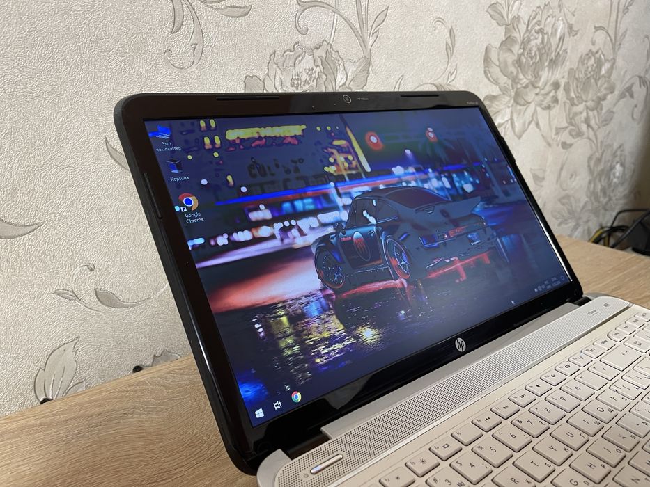 HP Pavilion g6 15.6" / AMD A4 / 4GB RAM / 500 GB / Батарея 4 години