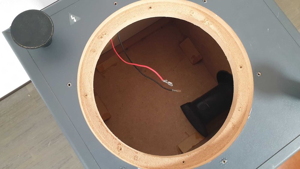 Caixa para subwoofer de 8 polegadas (Creative mf7010)