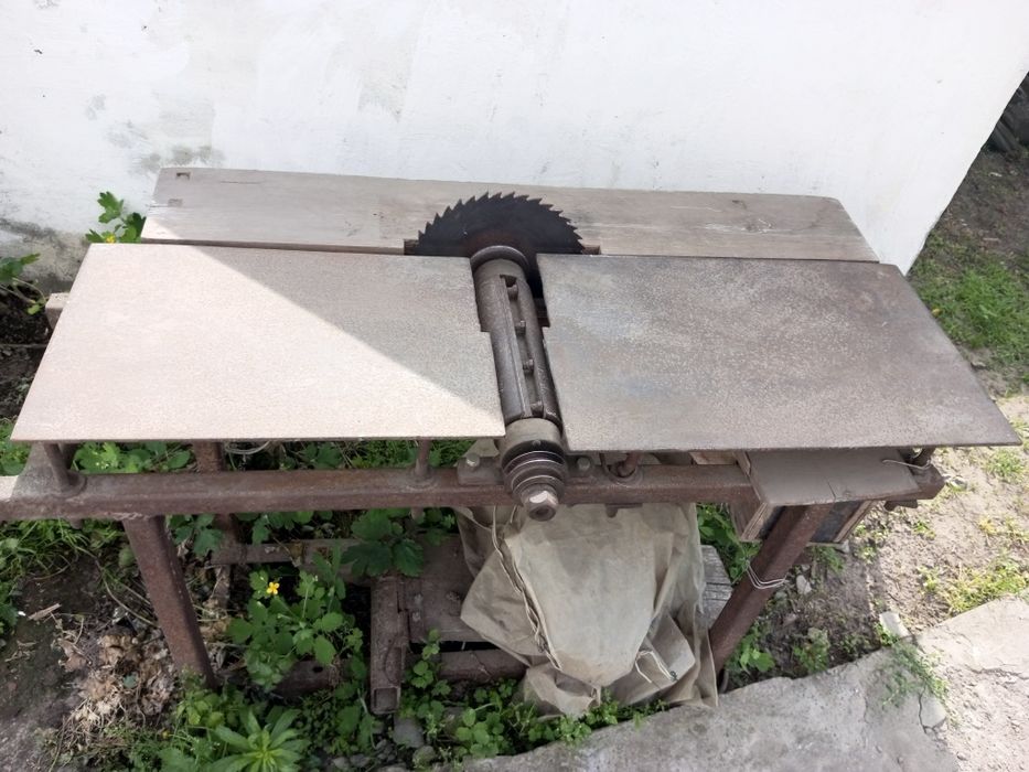 Продам б/у циркулярку.