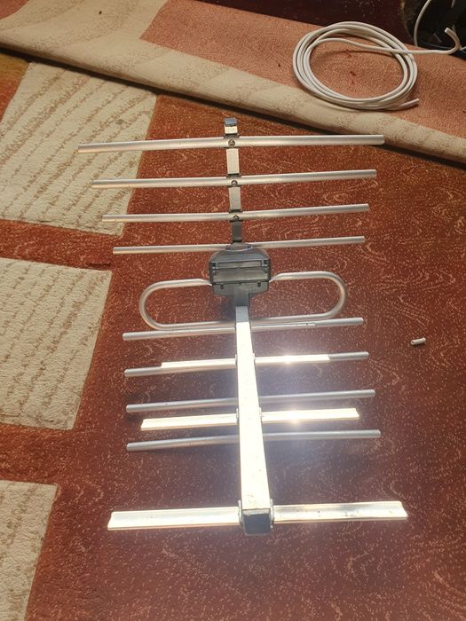 Antena Dipol UHF DVB - T2