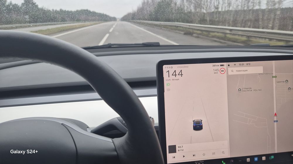 Продаж авто Tesla Y 7 міст