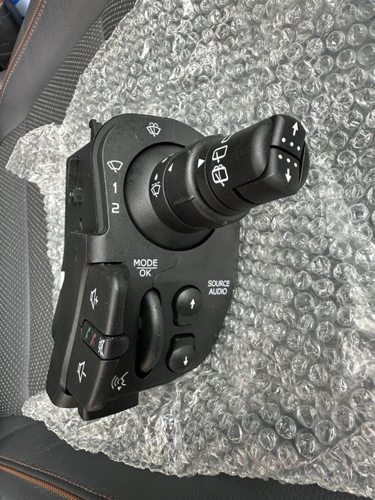 Підрульовий перемикач рено кенго 2