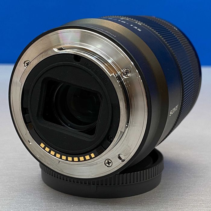 Sony E 18-135mm f/3.5-5.6 OSS