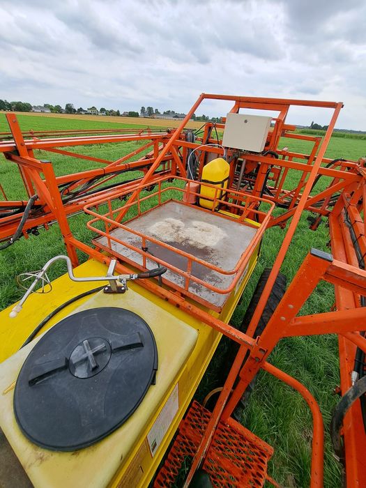 Opryskiwacz Douven 24 m 2400 lit John Deere 624 jak 638