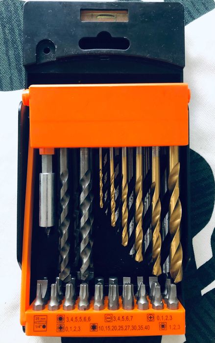 50-Piece Drill Bit and Bit Tip Set with Level – PowerFlix64551830421250121