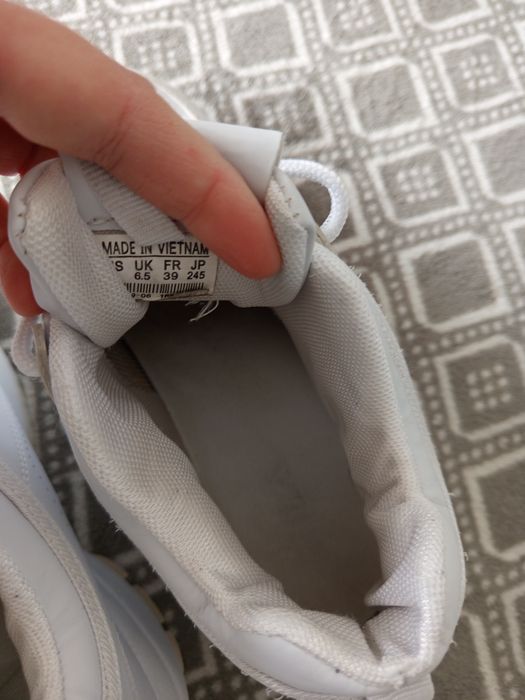 Białe adidasy Fila, damskie