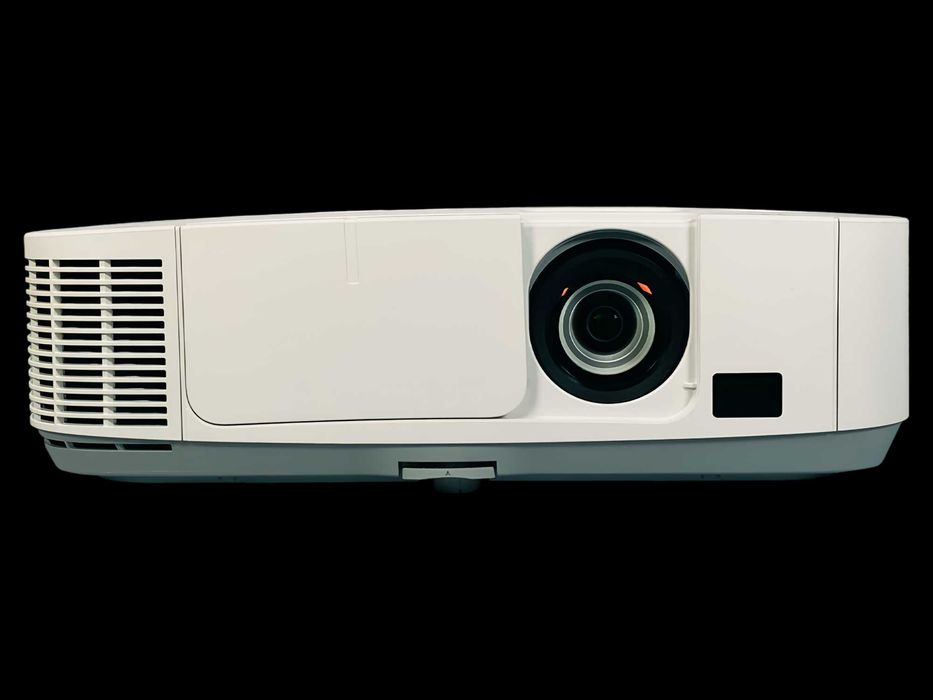 Проектор NEC P401W |4000 ANSIлюмен|з малими годинами напрацювання