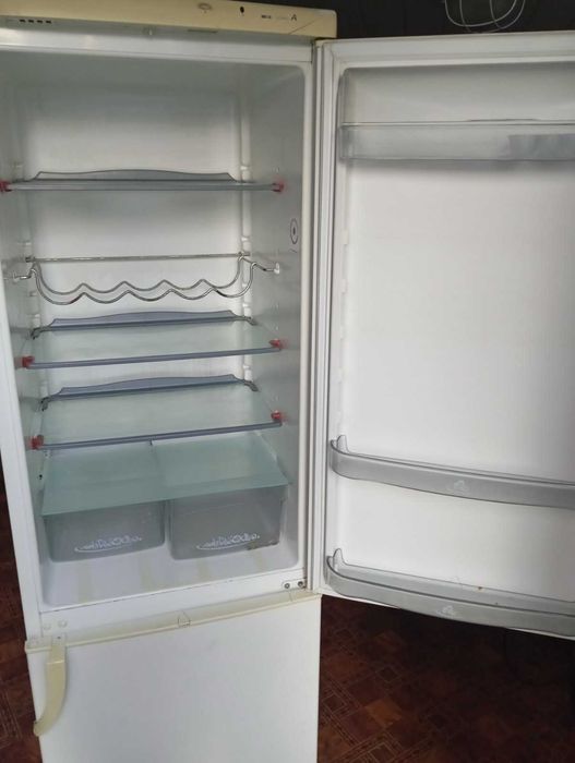 Холодильник Snaige