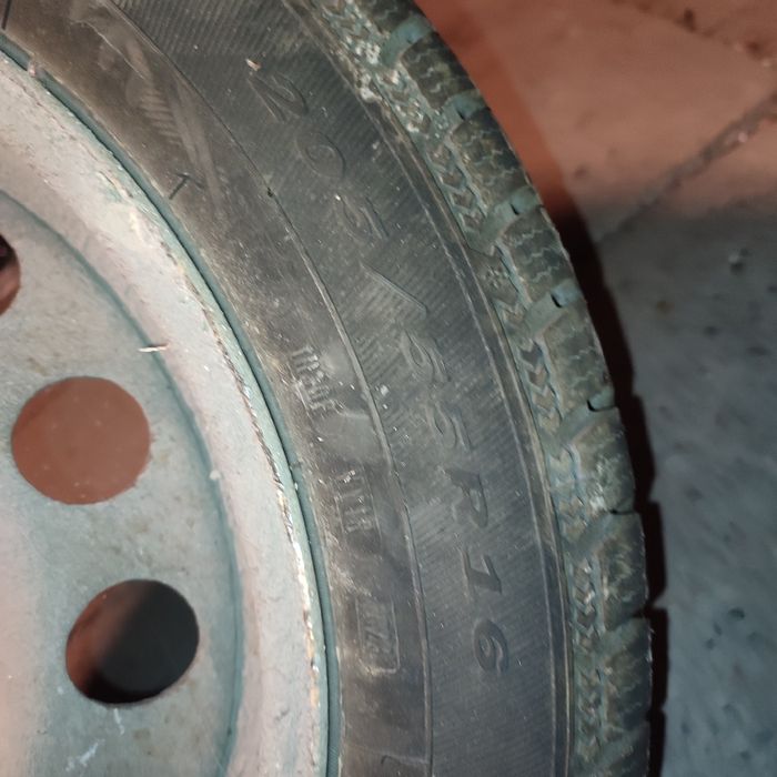 Opony zimowe  205/55 r16+ felgi 5x120