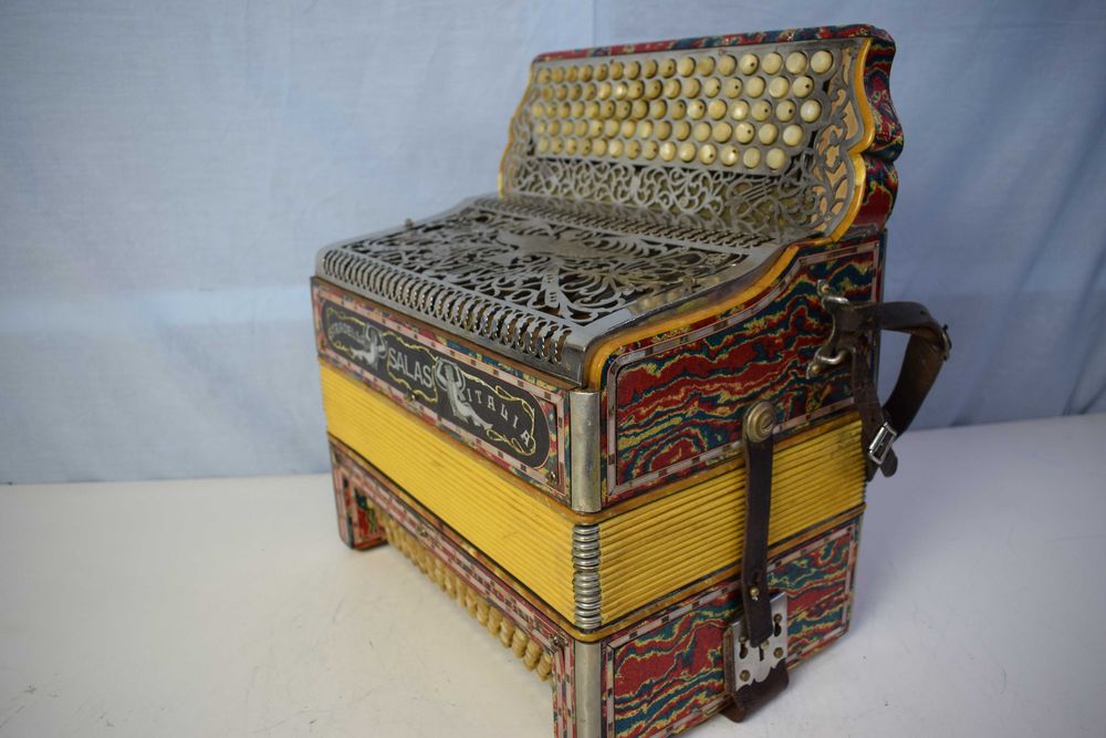 Acordeao Stradella Salas Italia. N 259