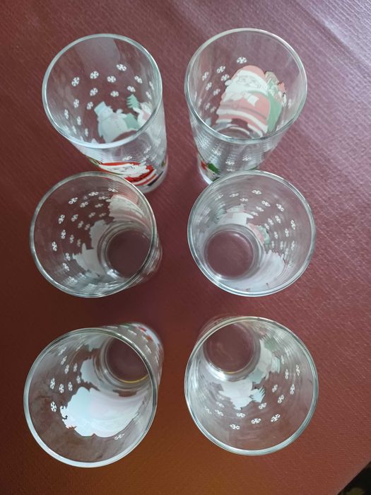 Copos de vidro com Pai o Natal