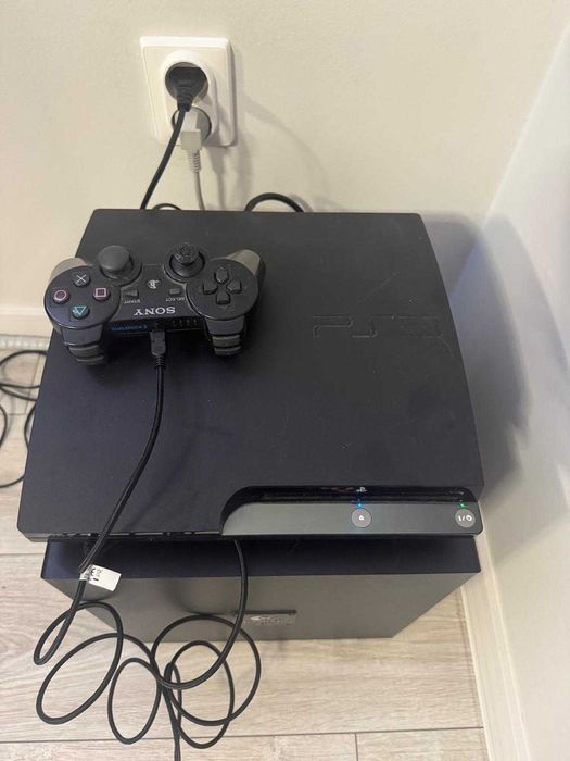 Konsola PS3 Slim z padem