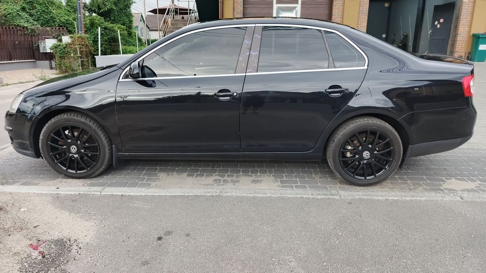 Джетта 5 1.6 fsi (можно обмен)