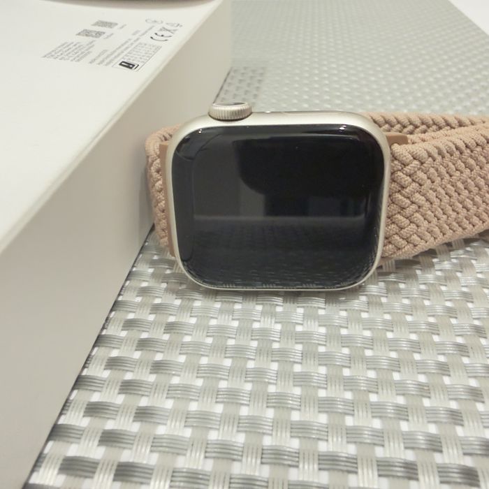 Apple Watch Series 9 41mm  (Aluminum, GPS)