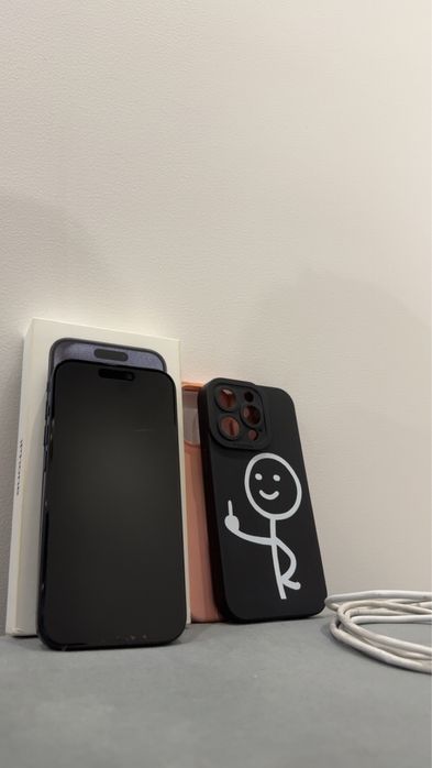 iPhone 15 Pro 89% kondycji baterii zestaw