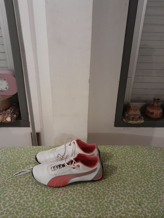 Vendo Sapatilhas de Senhora PUMA muito bonitas como novas