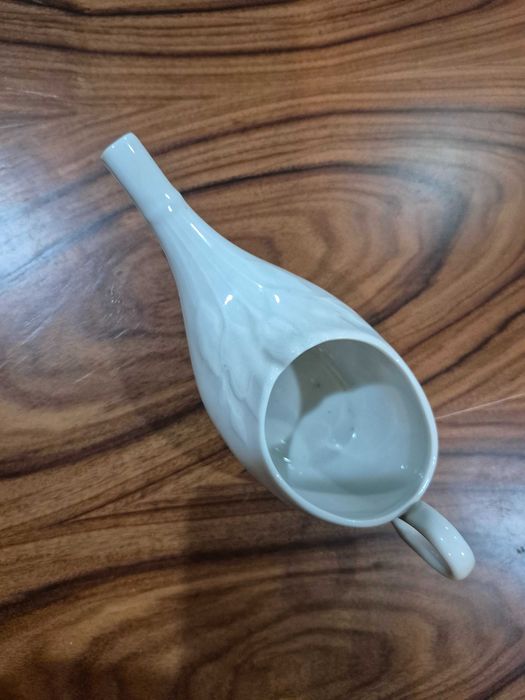 Antiga Tisananeira em Porcelana Condal