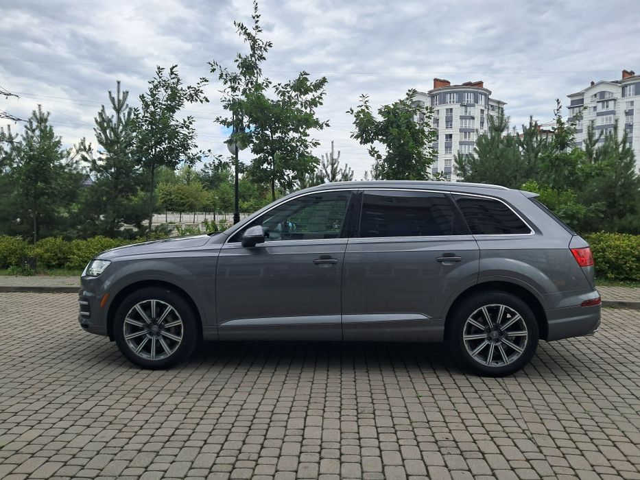 Продам свою Audi Q7