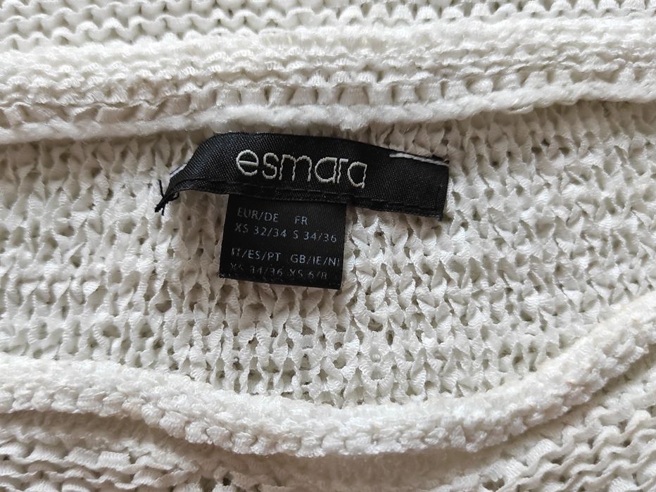 Biały lekki sweterek