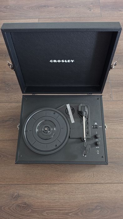 Вініловий програвач Crosley Voyager Black (CR8017B) з Bluetooth, програвач вінілових дисків